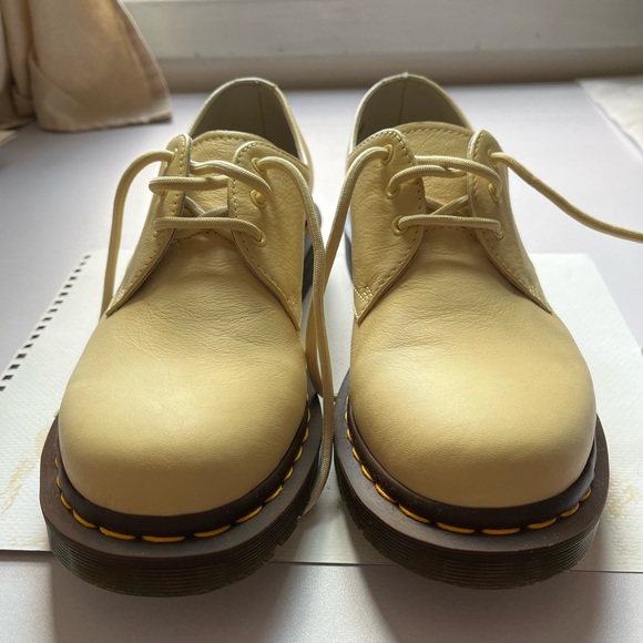 Dr. Martens 1461 Virginia Soft Leather Shoes Women's Size 9 Pastel Yellow - Picture 10 of 14